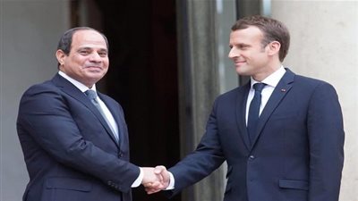 عاجل.. السيسي يبحث هاتفياً مع الرئيس الفرنسي تطورات القضية الليبية
