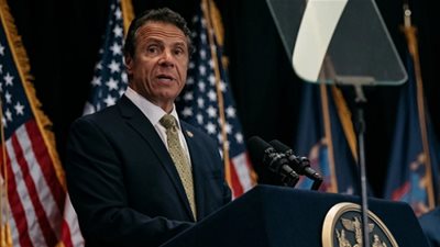 حاكم نيويورك يعلن فرض حظر التجول في المدينة
