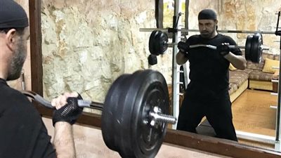 عاصي الحلاني من داخل الجيم : 