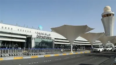 مطار أبوظبي يستعد لعودة نشاط السفر ويضع 10 إرشادات