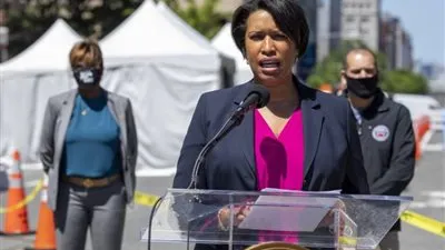 عمدة واشنطن تطالب بمغادرة الجنود القادمين من الخارج