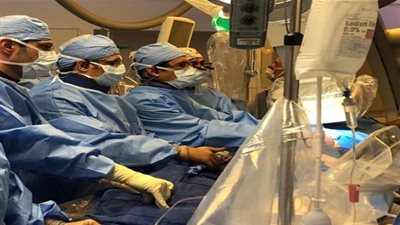 دون جراحة.. أول عملية بكوادر سعودية تُنهي معاناة مسنة من 