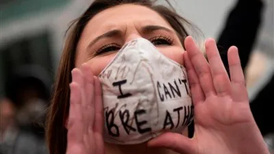 طبييب أمريكي: 