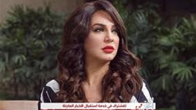 سلاف فواخرجي تتمنى لأشرف زكي الشفاء