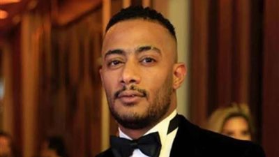 هجوم ناري من خالد أبوبكر على سيدة تنمرت بـ