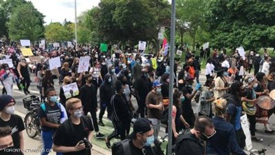 الآلاف يخرجون للتظاهر في كندا تنديدا بالعنصرية 