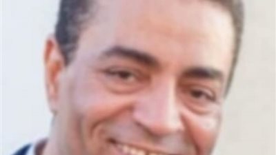 أستاذ فيزياء بجامعة المنيا يُسجل براءة اختراع عالمية في تقنية الليزر ونقل البيانات