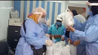 توزيع حقائب المستلزمات الوقائية على مصابي كورونا بالسويس (فيديو)