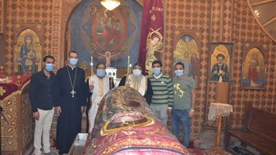 عشية عيد الأنبا إبرام بديره في الفيوم (صور)