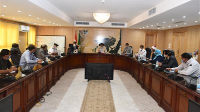 محافظ الفيوم يتابع الاستعدادات لامتحانات الثانوية الأزهرية (صور)