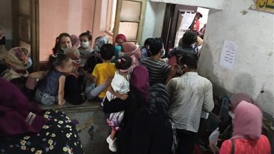 سوء تنظيم وزحام على مكاتب الصحة في البحيرة (صور)