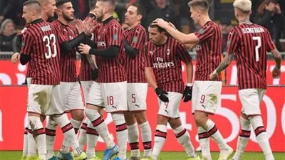 نجم ليون الفرنسي يقترب من ميلان