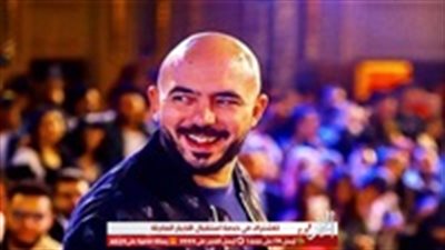 بنظارة شمس.. العسيلي يقضي إجازة الصيف 