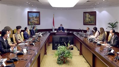 رئيس الوزراء يتابع ملف الميكنة والتحول الرقمى بالعاصمة الإدارية الجديدة