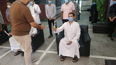 تعافي وخروج 3 حالات كورونا من مستشفى قنا العام للحجر الصحي 