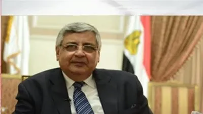 بعد إثارته ضجة.. مستشار الرئيس يفجر مفاجأة عن دواء كورونا البريطاني (فيديو)