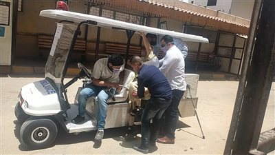 سيارة اسعاف جولف لنقل المرضى بالمراكز الطبية بجامعة المنصورة (صور)