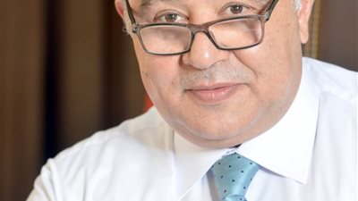 محافظ البحر الأحمر يناشد المواطنين بتقديم الأوراق المطلوبة استعداداً لتسليم بديل العشوائيات بالغردقة