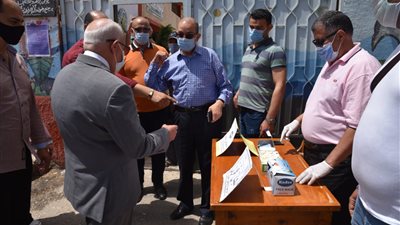 محافظ بورسعيد يشهد محاكاة للجان الثانوية العامة بمدرسة بورفؤاد (صور)