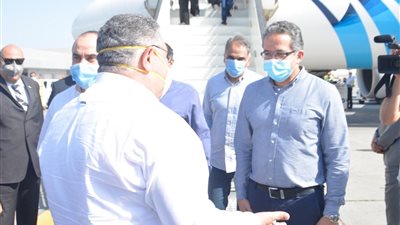 محافظ البحر الأحمر يستقبل وزيرا السياحة والطيران لتفقد المنشآت السياحية ومطار الغردقة 