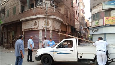 لحظة إنهيار شرفة منزل بالمنصورة (صور)