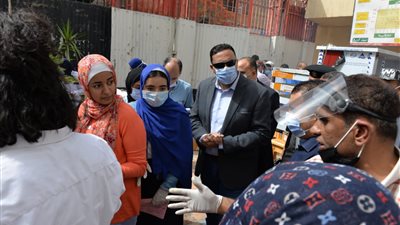 محافظ الدقهلية يشرف على دخول طلاب الثانوية العامة لجان الامتحان (صور)