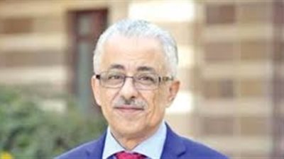 بعد إصابة رئيس لجنة بكورونا.. إجراءات 