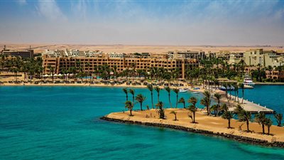 عمال فندق بالقصير يحررون محضرا ضد الإدارة بسبب الفصل التعسفي