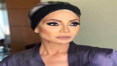  إطلالة شبابية تضع سوسن بدر على صدارة 