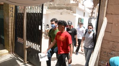 بعد تأخرهم ساعة كاملة.. خروج طلاب المنيرة من لجنة الامتحانات  