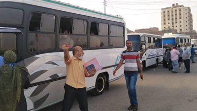 نقل 2500 مراقب مجانا لمقر لجان امتحانات الثانوية العامة ببني سويف (صور)  