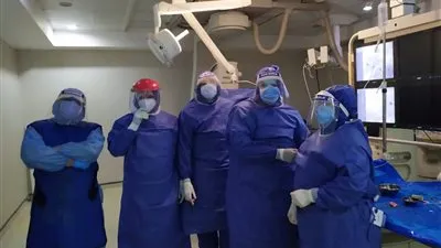 إجراء قسطرة قلبية طارئة لإنقاذ حياة مريض فشل كلوي وسكر مصاب بالكورونا بمستشفى الساحل