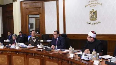 هشام الدميري: الحكومة تسير وفقا لرؤية محددة في قرارات عودة الحياة (فيديو)