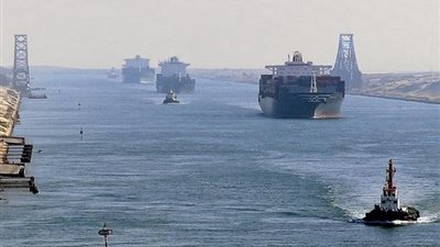 قناة السويس: السيسي وجه بالحفاظ على ريادة الهيئة ومكتسباتها