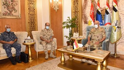 الفريق محمد فريد يلتقي مساعد رئيس هيئة الأركان البحريني للعمليات 