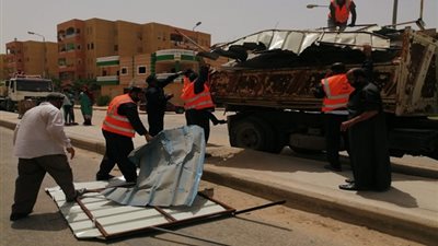 شن حملتين لإزالة الإشغالات والتعديات بمدينة الشيخ زايد