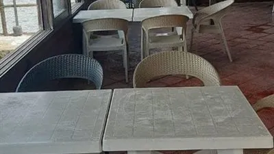 شاهد.. استعدادات مقاهي ومطاعم الإسكندرية للفتح الجزئي (فيديو)