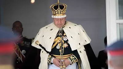 الملك توبو السادس.. حاكم يتربع على عرش البلد الوحيدة الخالية من كورونا