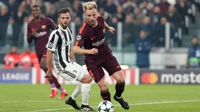 موافقة أرثر تعيد الأمل لنجم يوفنتوس بارتداء قميص برشلونة