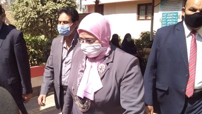 توزيع الأسئلة على المدارس وتعقييم الطلاب في كفرالشيخ (صور)