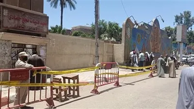 استنفار أمني لمنع تكدس السيارات بمحيط لجان الثانوية الأزهرية في قنا