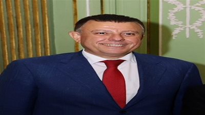 ننشر قرارت رئيس جامعة عين شمس بشأن الإجازة الاستثنائية للموظفين