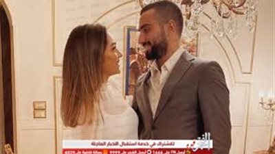 صورة جديدة لراندا رياض مع والدتها من عقد قرانها