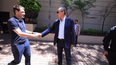 عاجل - الخطيب يطلب بقاء نجم الأهلي ويرفض رحيله 