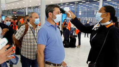 5 مشاهد من أول أيام عودة حركة الطيران.. وهذا رأي السياح