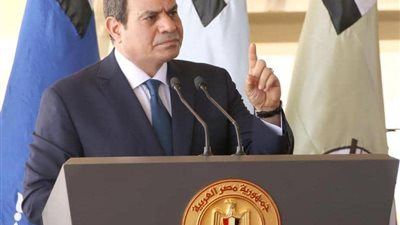 بعد لقاء السيسي مع بائع متجول.. 5 مواقف لا تنسى للرئيس راعي البسطاء