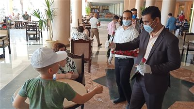 سكرتير عام مساعد البحر الأحمر يترأس لجنة للمرور على المنتجعات السياحية