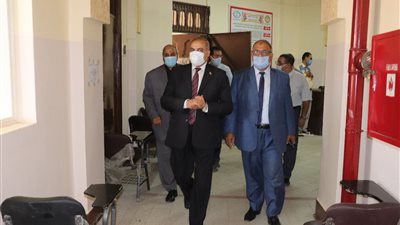 رئيس جامعة الأزهر يتفقد لجان الامتحانات