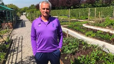 مورينيو عن ابتعاد توتنهام عن أندية المقدمة: 