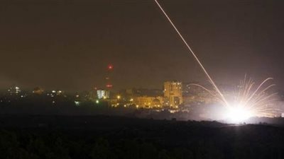 مروحية عسكرية إسرائيلية تقصف موقعا شرق مدينة غزة